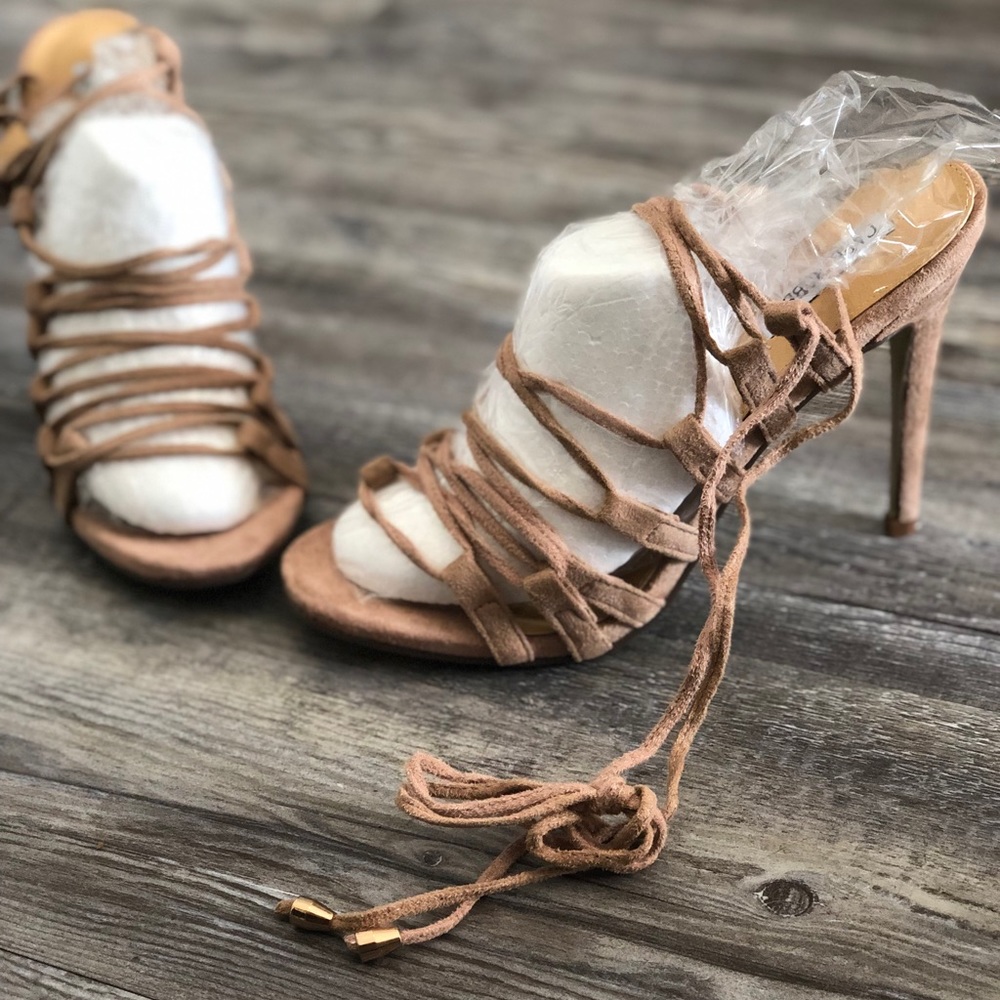 Heels - Picture 4 of 5